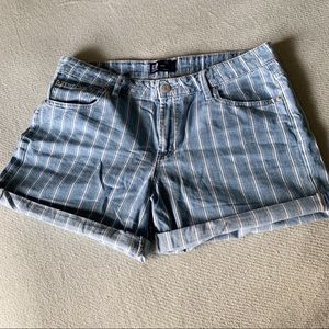 GAP 5” Striped Denim Shorts